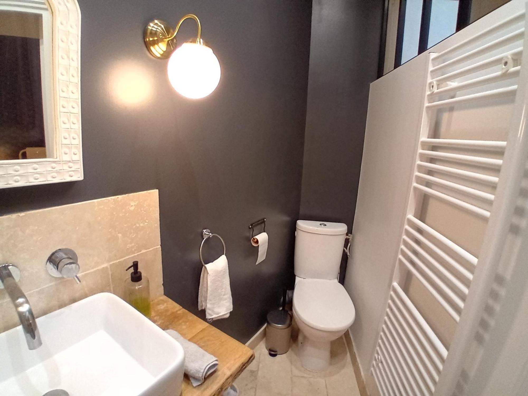Appartement Center 6eme ,gare Montparnasse 1 Minute,5 Minute Eiffel Tour And Louvre Meusm Parijs
