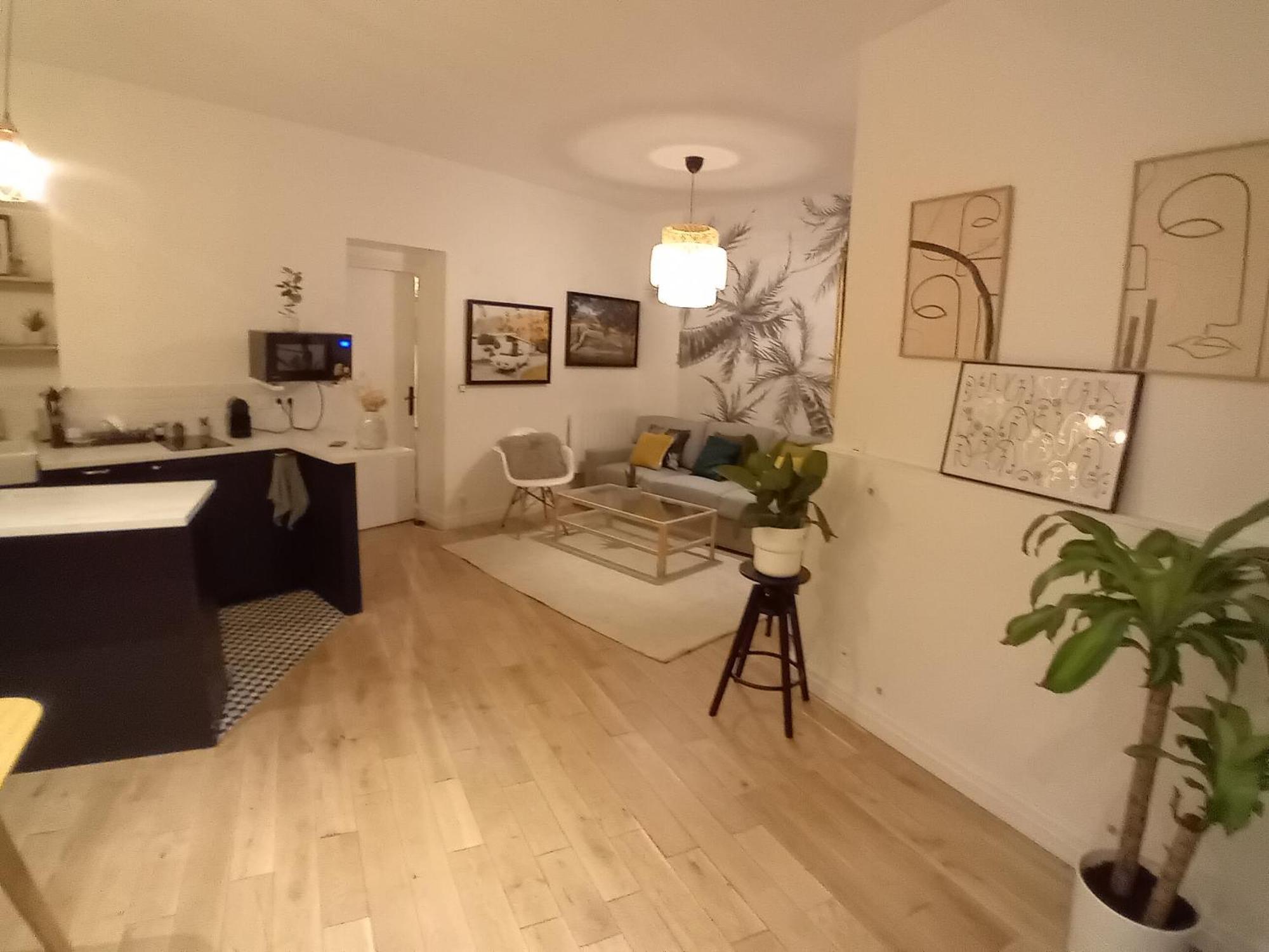 Appartement Center 6eme ,gare Montparnasse 1 Minute,5 Minute Eiffel Tour And Louvre Meusm Parijs